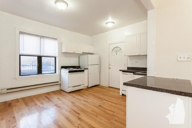 Photo - 3726 N Pine Grove Ave