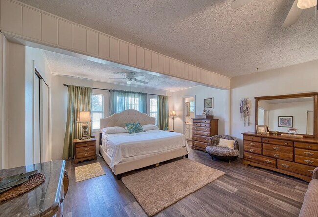 Photo - 3900 W 17th St