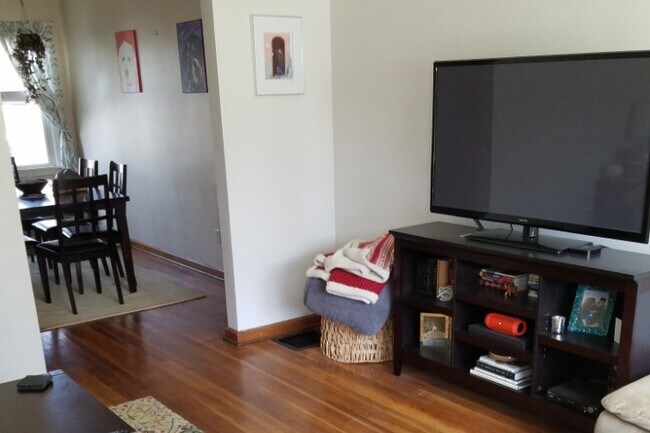 Photo - 118 E Tompkins St