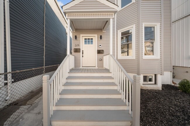 Photo - 319 William St Unit 2