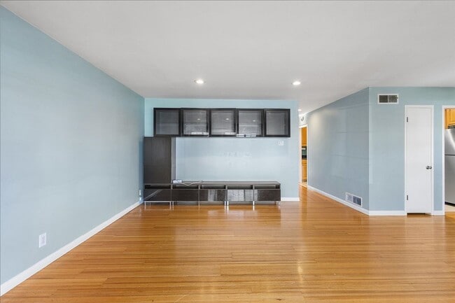 Photo - 19133 Times Ave