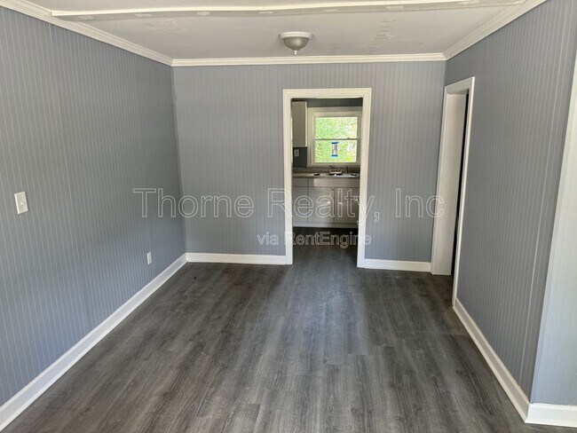 Photo - 305 E Battle Ave