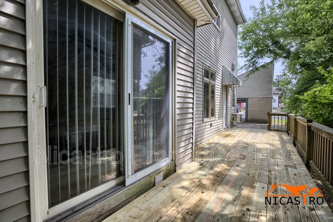 Photo - 2254 Indianola Ave