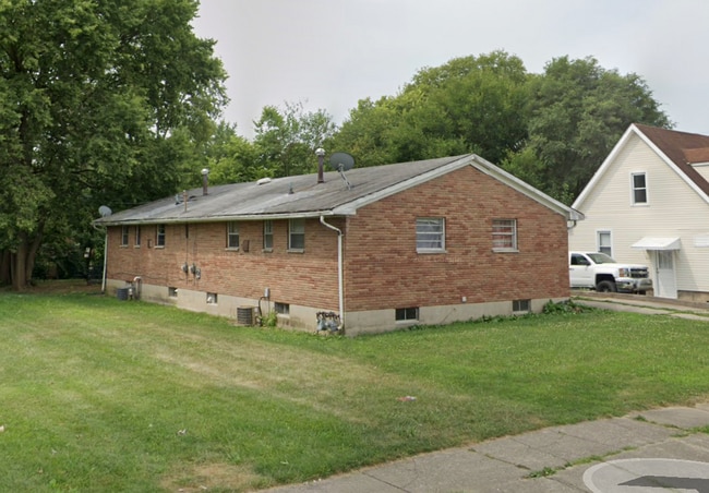100-102 W Lindberg Dr