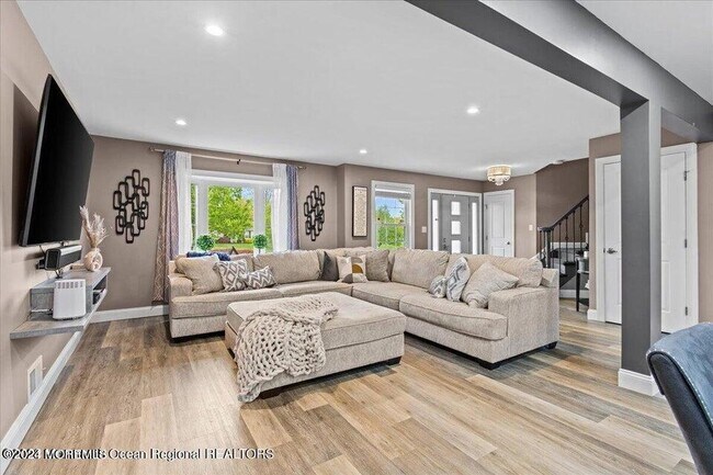 Photo - 5 Autumn Ave