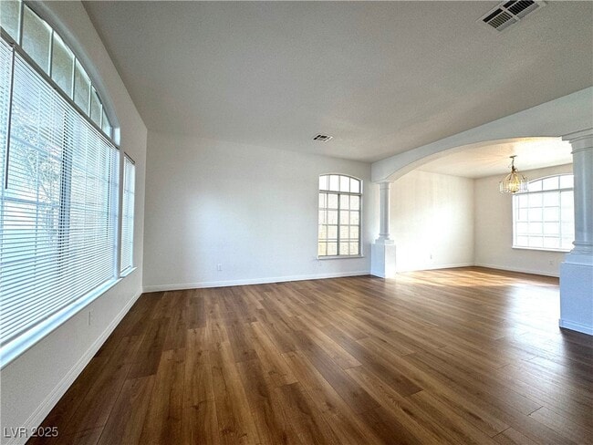 Photo - 7913 Waterfalls Ave