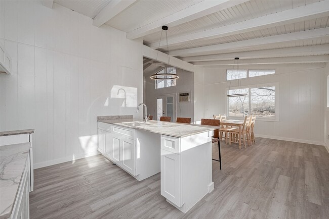 Photo - 492 Trinity Rd