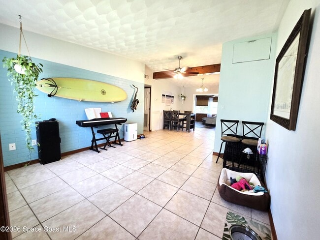 Photo - 210 Juniper Ave