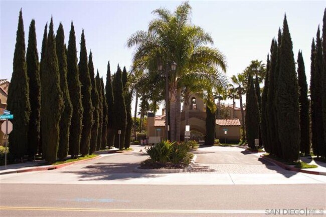 Photo - Modern Tri-Level Townhome – Bright, Spacio...