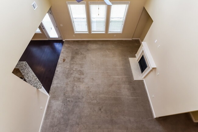 Photo - 192 Moorland Way NE