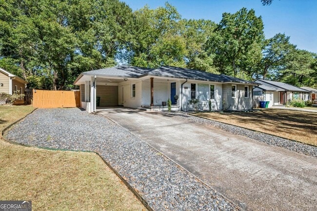 Building Photo - 2775 Glenvalley Dr