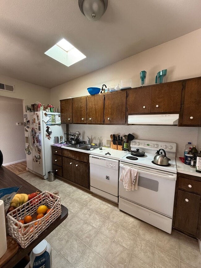 Photo - Charming 3 bedroom, 2 bathroom duplex in West Davis.