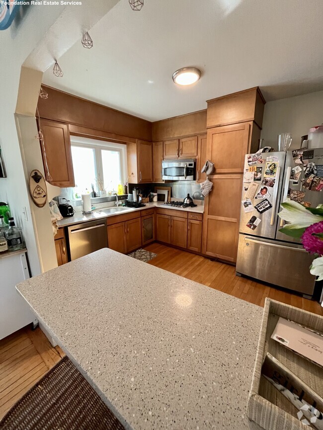 Building Photo - 77 Elmira St Unit 2 Rental