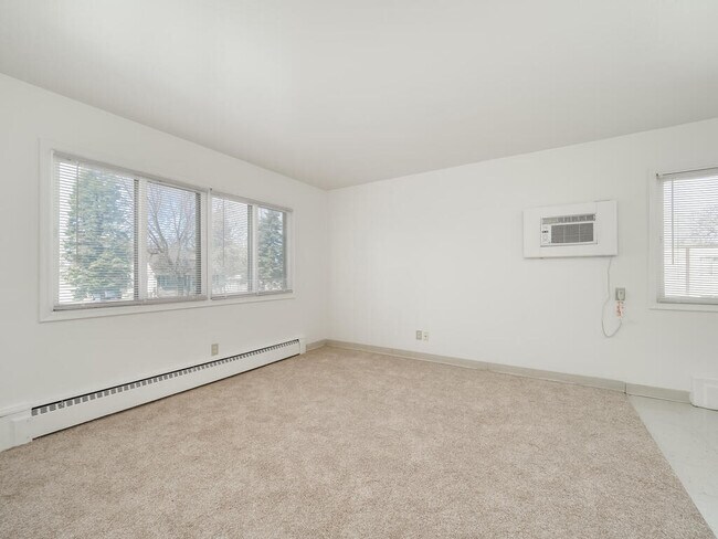 Photo - 4965 3rd St NE Unit 7