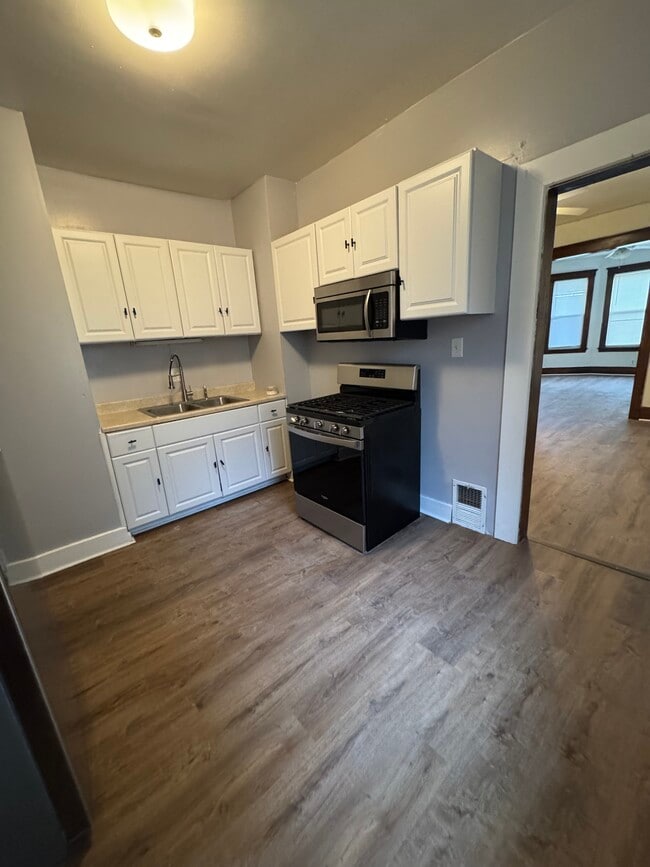 Photo - 295 Marston St