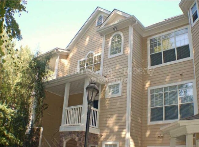 Photo - 1032 Whitshire Way