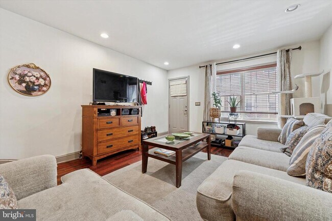 Photo - 2423 S Bancroft St Casa Adosada