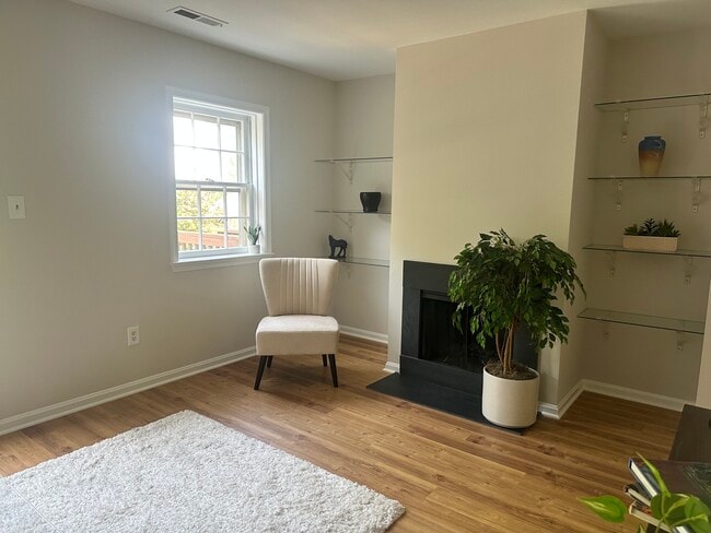 Photo - 4847 Chevy Chase Dr