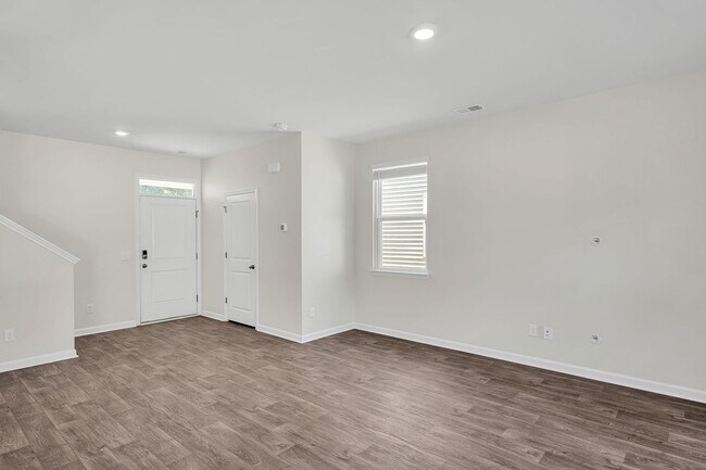 Photo - 4 Bedroom 3 Bath Home Located in Shell Poi...