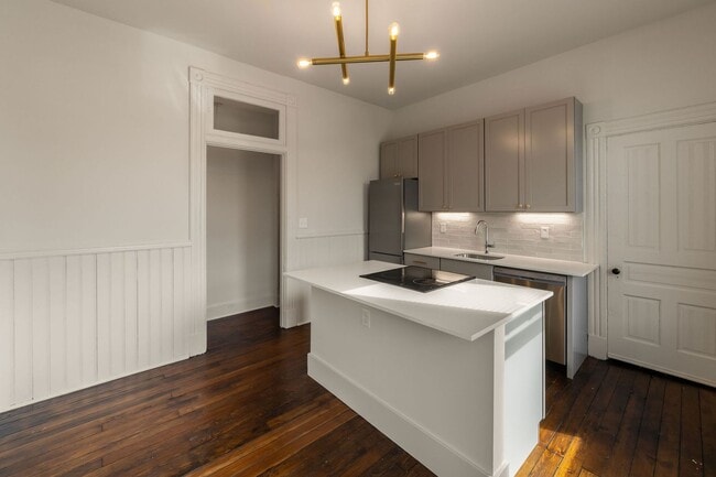 Photo - Charming One Bedroom Unit 826-2B