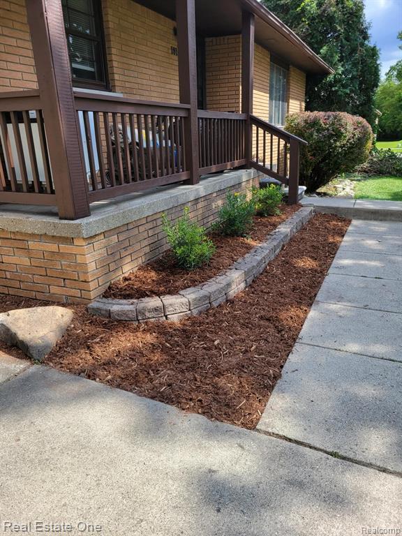 181 Crestfield Ave