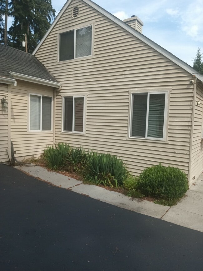 Photo - 14905 Cascadian Way