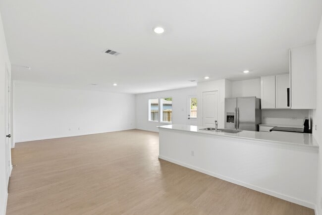 Photo - 629 Craven St