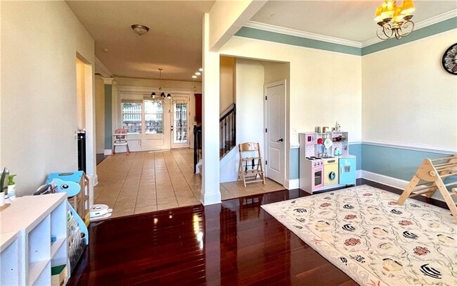 Photo - 440 Highgate Dr
