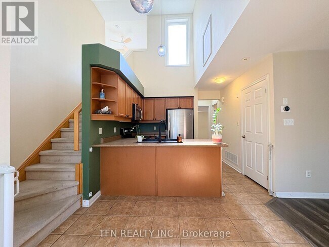 Photo - 588 Shoreline Dr