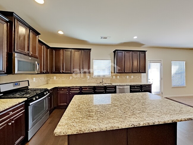 Photo - 185 Rosemoore Dr