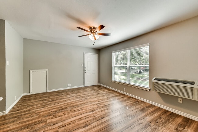 Photo - Swisswood Apartments