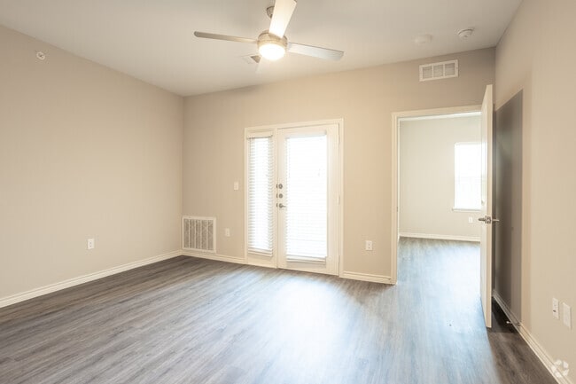 2BR, 2BA - 1051SF