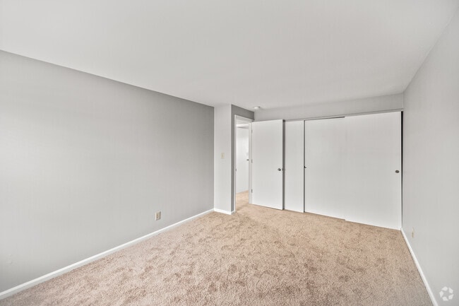2 BR, 1.5 BA - 989-1,013 SF - Maple (Left Side)