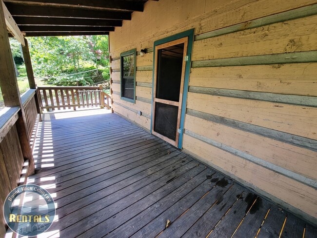 Photo - 3bd Log Home Close to Town