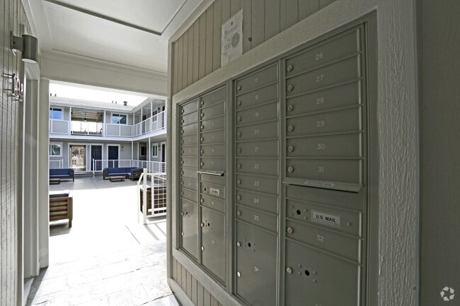 MAIL AREA - 4919 San Jacinto