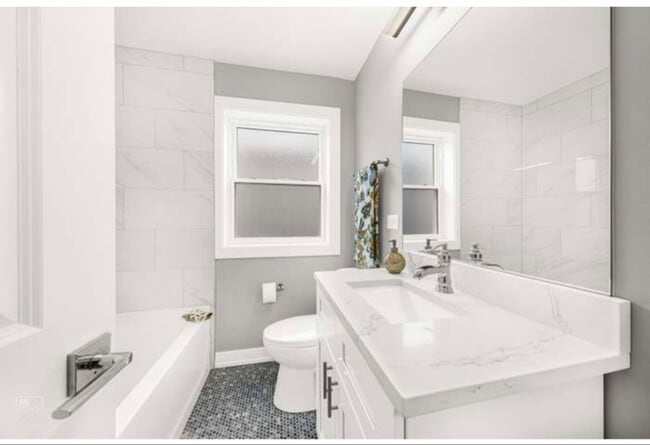 Photo - 3721 Clarence Ave Unit 2