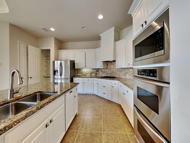 Photo - 11340 Classic Ln