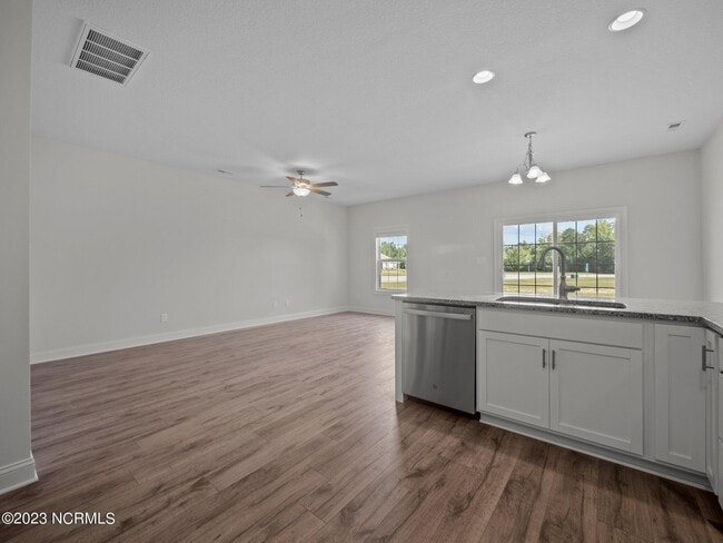 Photo - 215 Verrazzano Ln