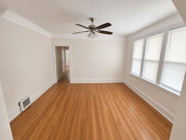 Photo - 2667-2669 W Grand St Unit 2667