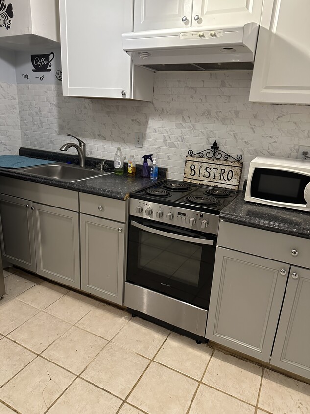 Photo - 1424 Decatur St NW (Washington, DC)