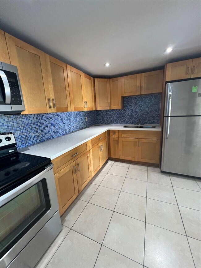 Photo - 13725 NE 6th Ave Unidad 301