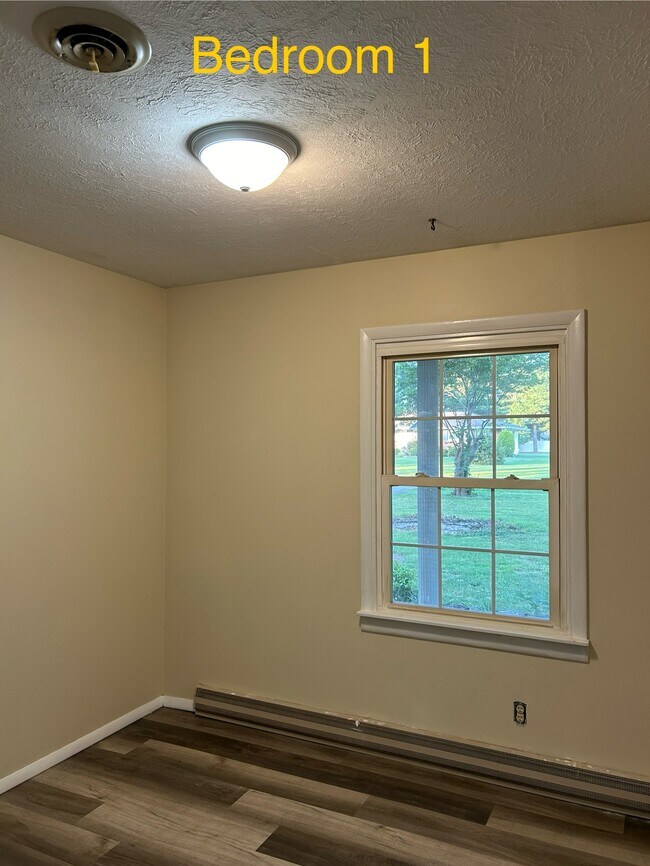 Photo - 115 Woodview Ln