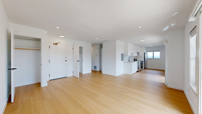 Building Photo - 2037 Castro St Unit 21