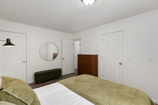 Pine Creek Apartments