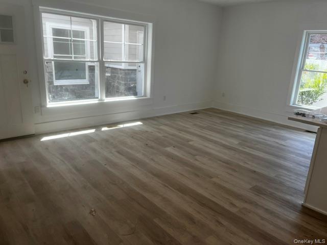 700 W Montauk Hwy