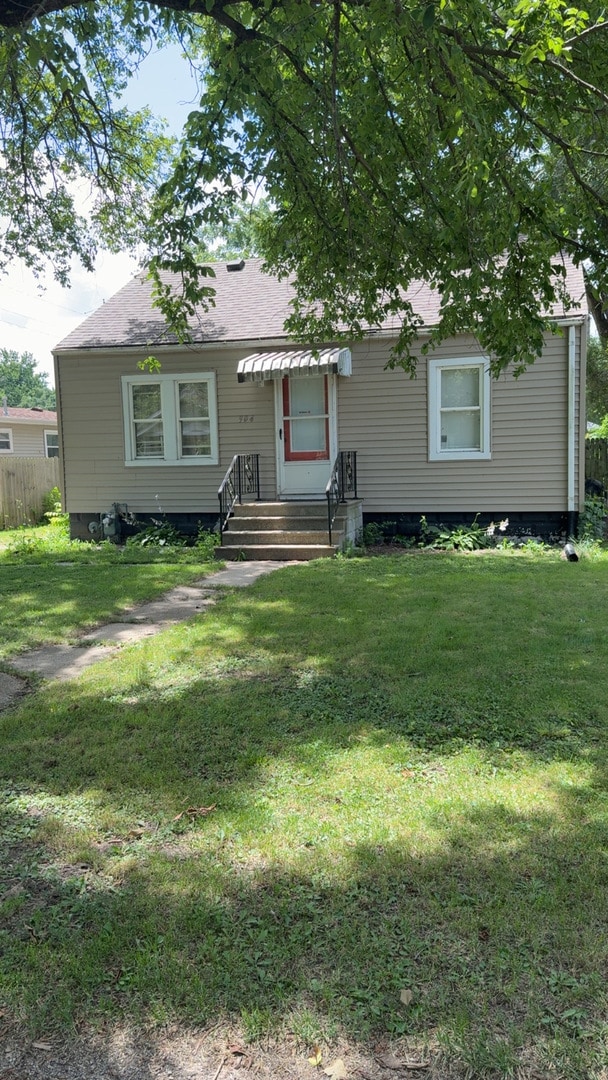 Photo - 904 Magnolia St House