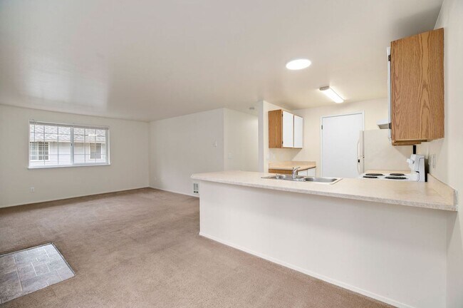 Photo - ?North Creek Townhomes – Spacious Homes in...