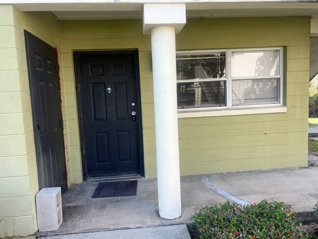 Building Photo - 1209 Unit 1