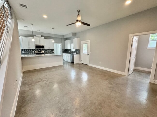 Photo - 6911 Meador Ave
