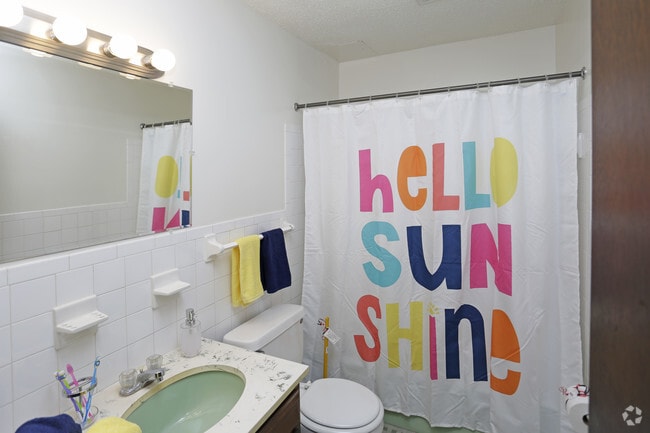2HAB, 1BA - 958 ft²